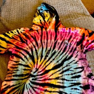 Tie-dye hooded tea shirt with astronaut